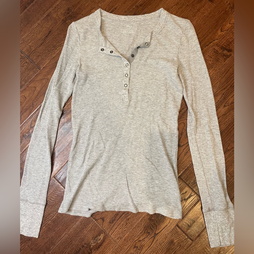 Tight Light Gray Long Sleeve Aerie Shirt With Top Bottons
